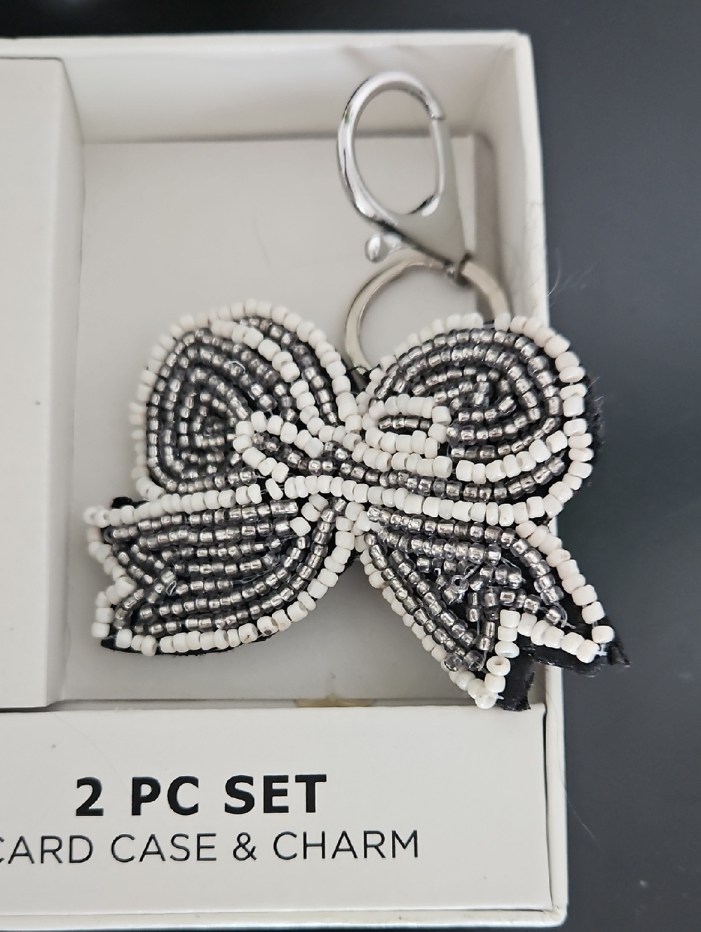 Rachel Zoe Black & White Beaded Card Case with Bow Bag Charm - NIB GIFTABLE! - Picture 5 of 10